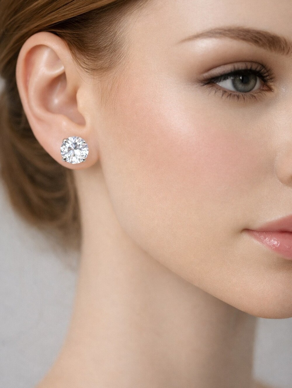Silver Clear Crystal Stud Earrings – Elegant Sparkling Women’s Fashion Jewelry